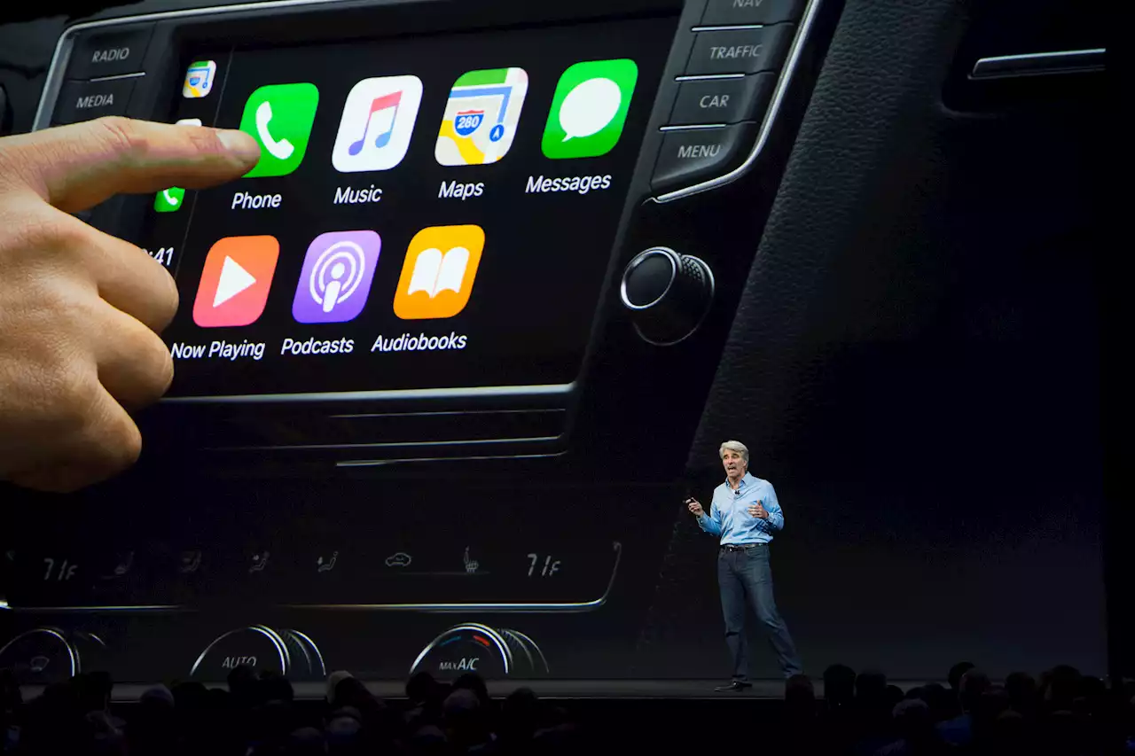 Is Apple CarPlay Distracting? Experts Can't Decide