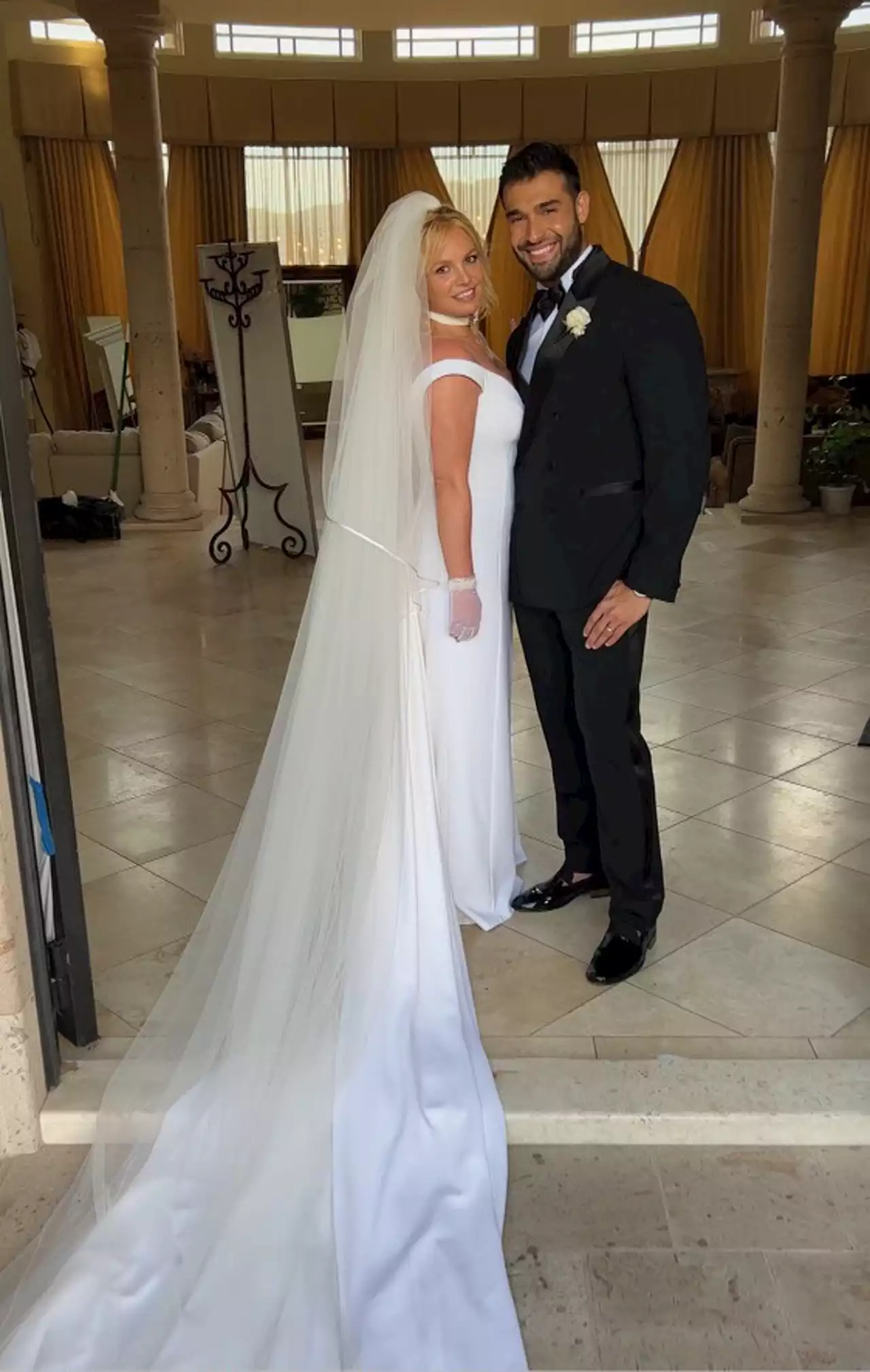 Britney Spears Wore 4 Different Versace Looks At Her Wedding