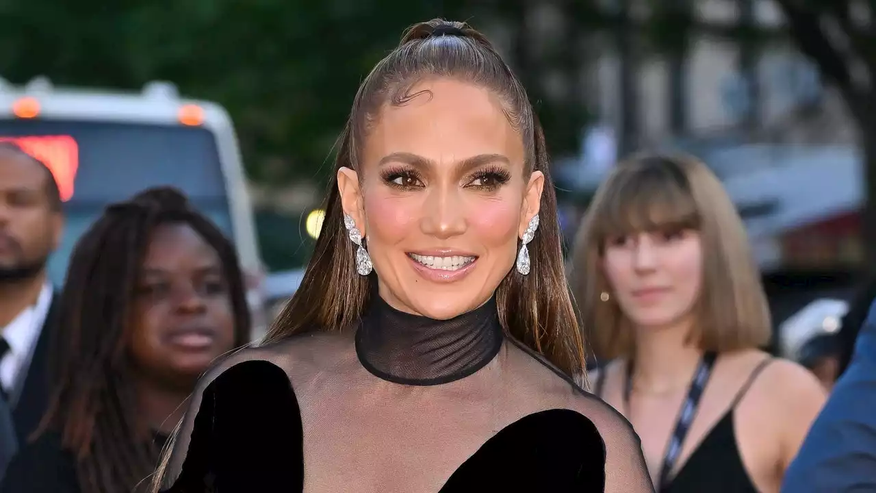 Naked Dress: Jennifer Lopez trägt dieses gewagte Kleid von Tom Ford – und wir lieben es