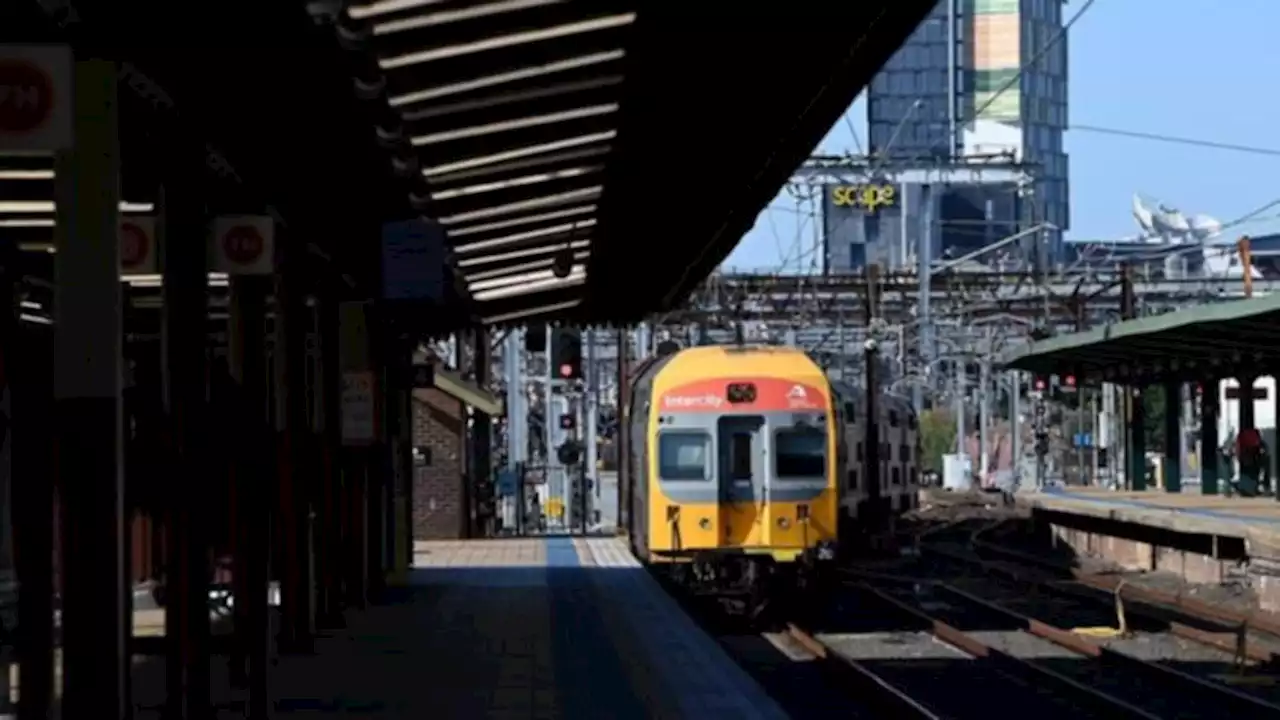 NSW govt commits to $1b fast-rail plan