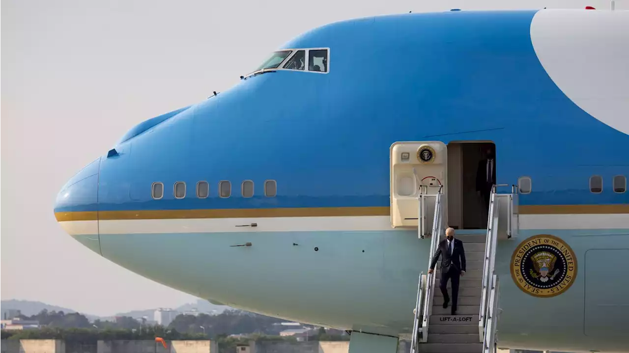 Biden kills Trump's paint job plan for Air Force One