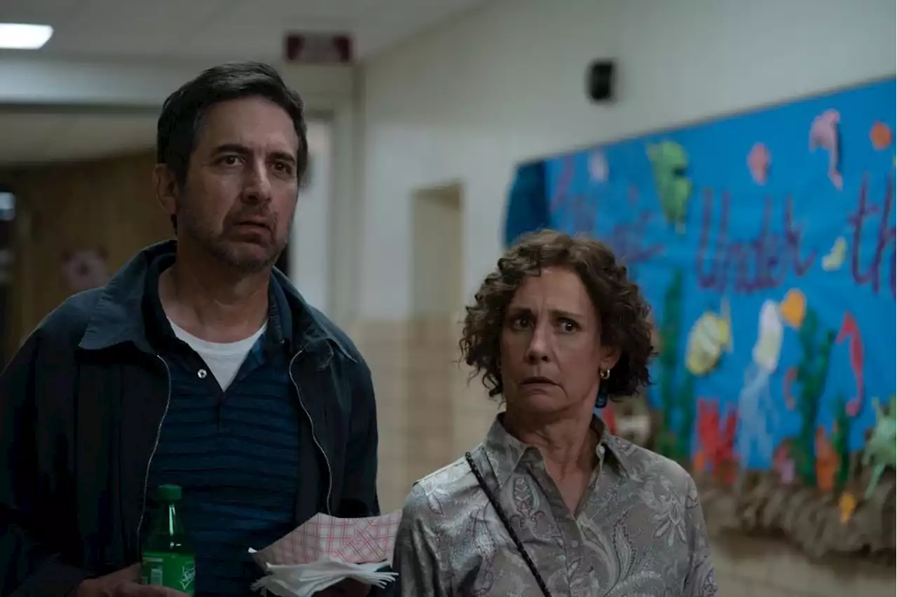 Tribeca Review: Ray Romano Directs, Writes And Stars With Laurie Metcalf In ‘Somewhere In Queens’