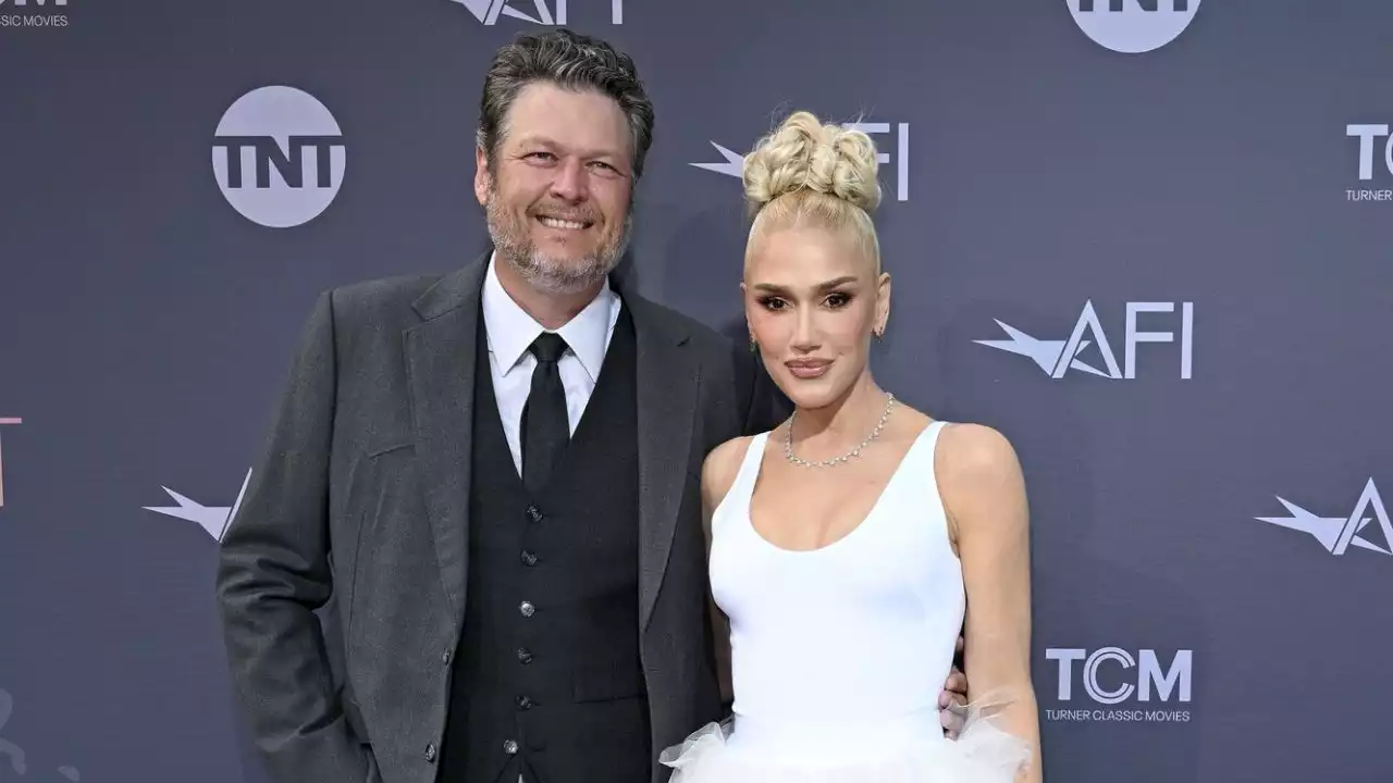 Gwen Stefani Goes Glam for Red Carpet Date Night With Blake Shelton