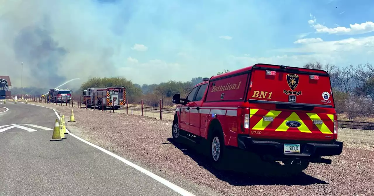 Brush fire south of Tucson Airport