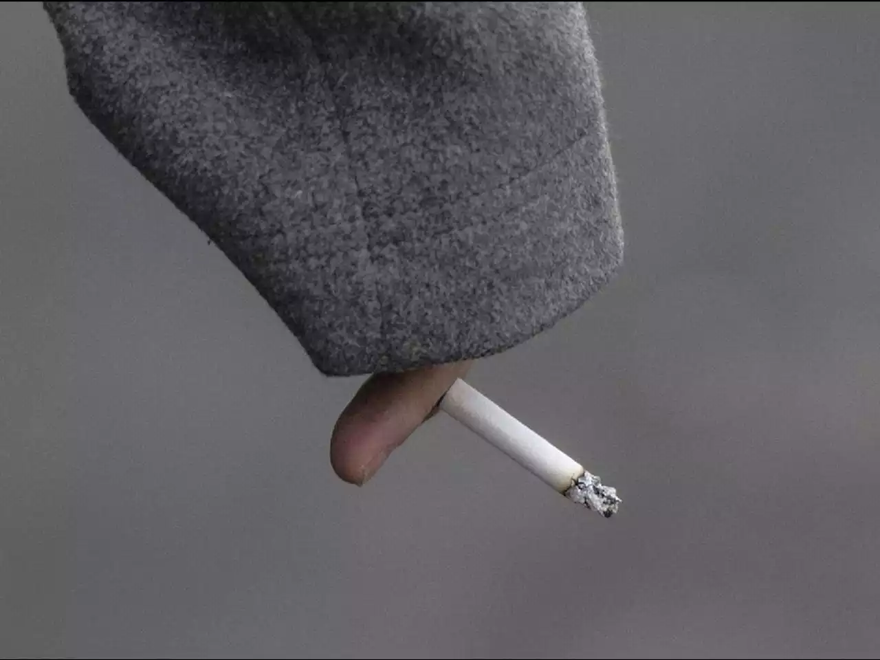 In world first, Canada to put warning on each cigarette, not just packaging