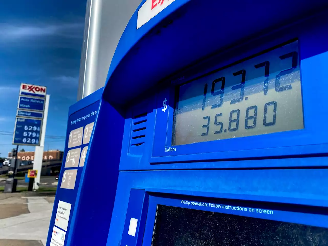 Drivers adjust routines to cut costs as D.C. gas prices reach $5