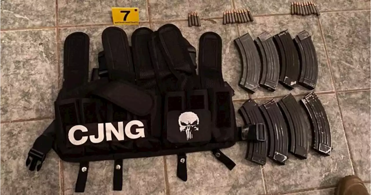 FOTOS: FGE de Jalisco detiene a 5 presuntos integrantes del CJNG y confisca arsenal