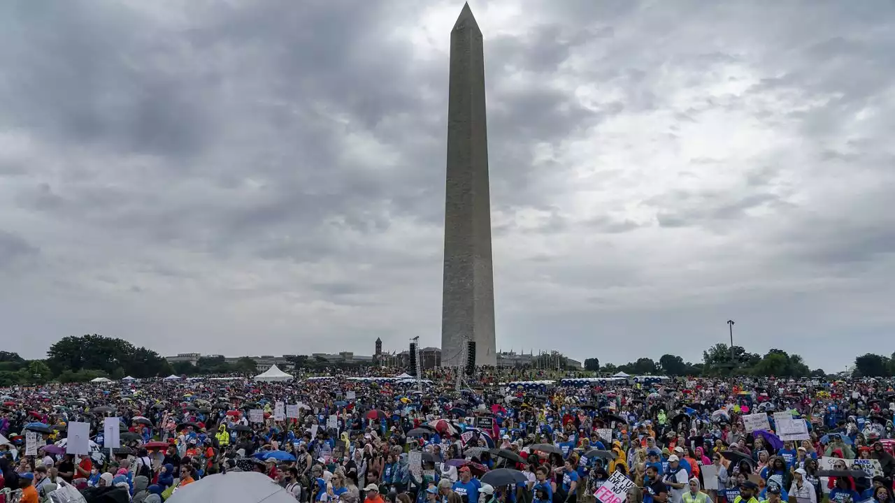 ‘Enough is enough’ say thousands demanding new gun measures