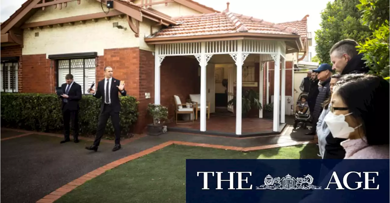 Melbourne auctions: Moonee Ponds home sells for $1.54 million post auction as rate rises cause jitters