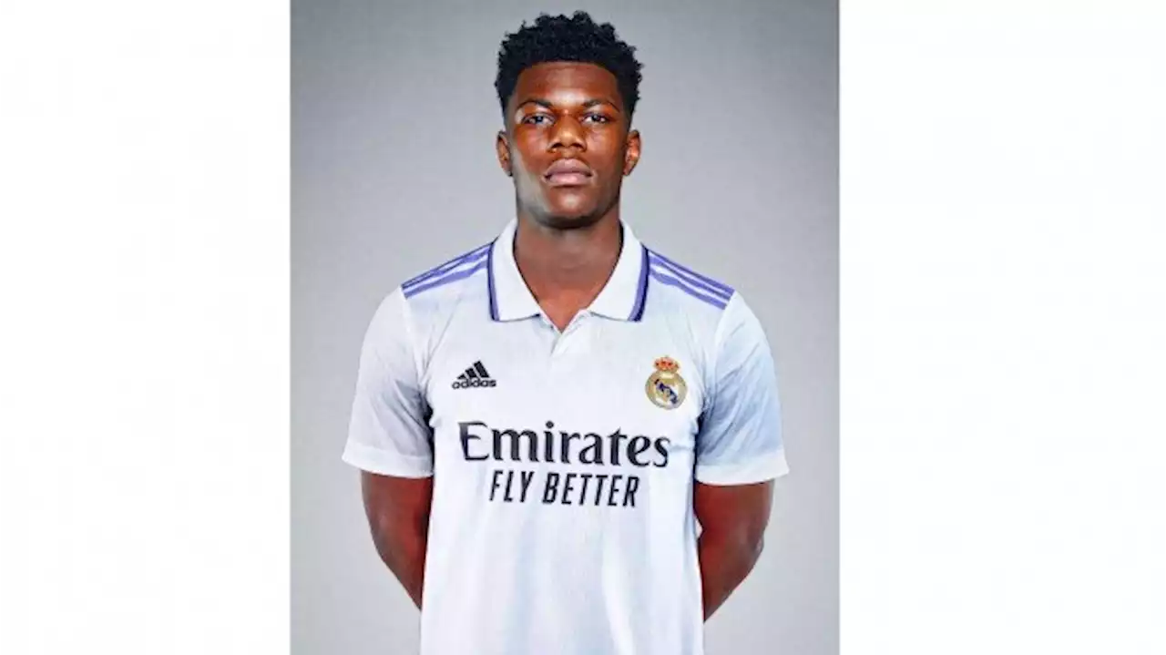 Aurelien Tchouameni Resmi Berseragam Real Madrid