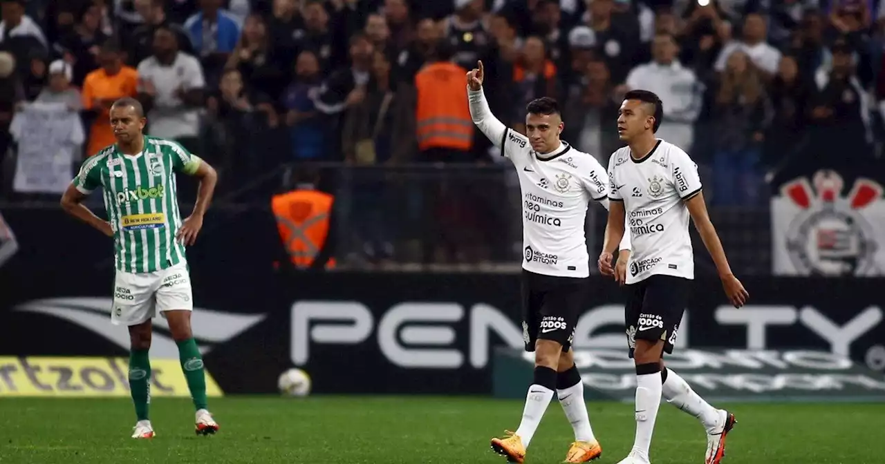 Corinthians, rival de Boca en octavos de Copa Libertadores, ganó y recuperó la punta del Brasileirao