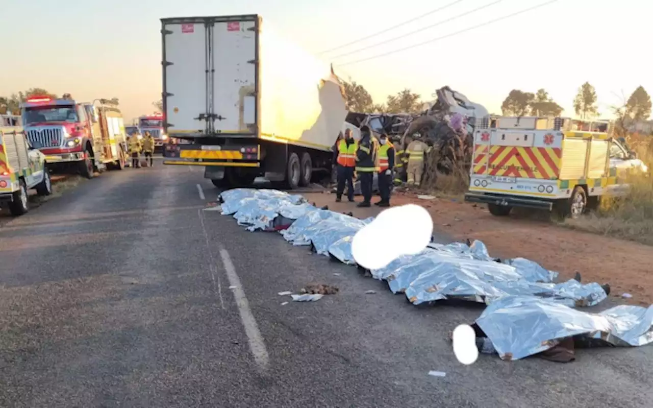 Mbalula to visit families of 15 people killed in M17 crash