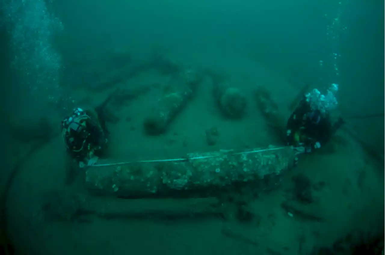 Wreck of 17th-century royal warship found off UK coast