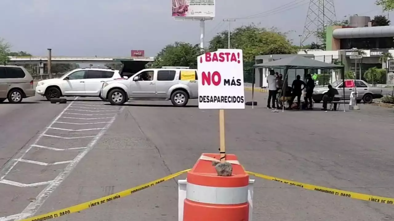 Familiares de dos mujeres secuestradas advierten que seguirán con el bloqueo en Colima