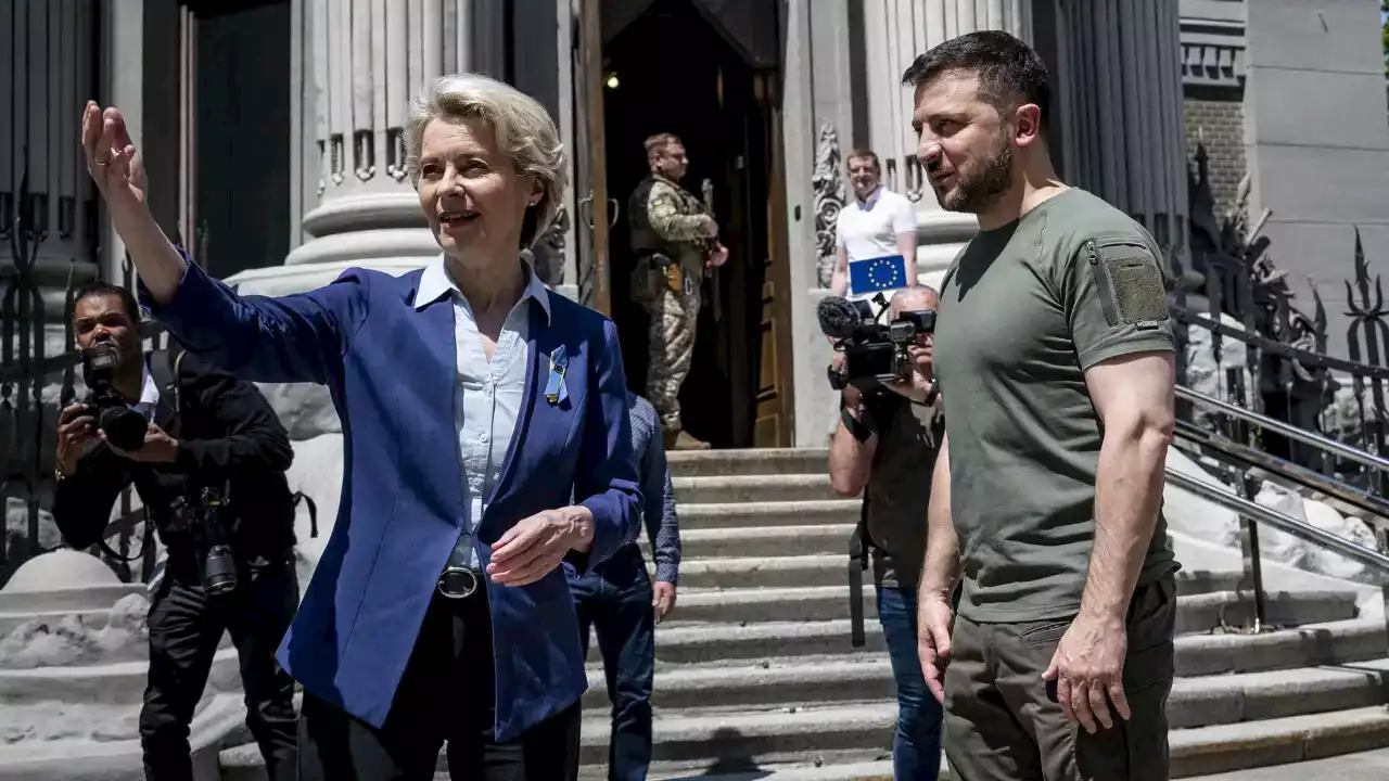 Ursula von der Leyen makes surprise visit to Kyiv, promises a signal on Ukraine's EU bid next week