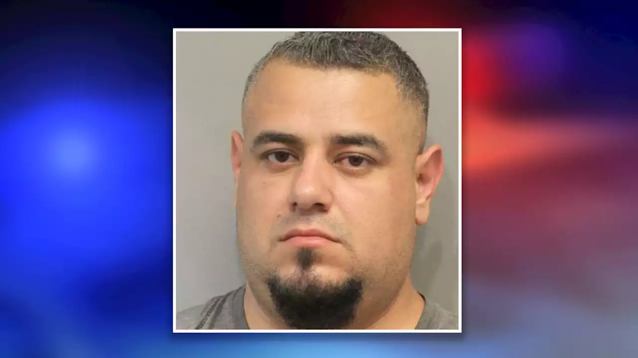 Man accused of driving drunk had 6 children in his car in N. Harris County, deputies say