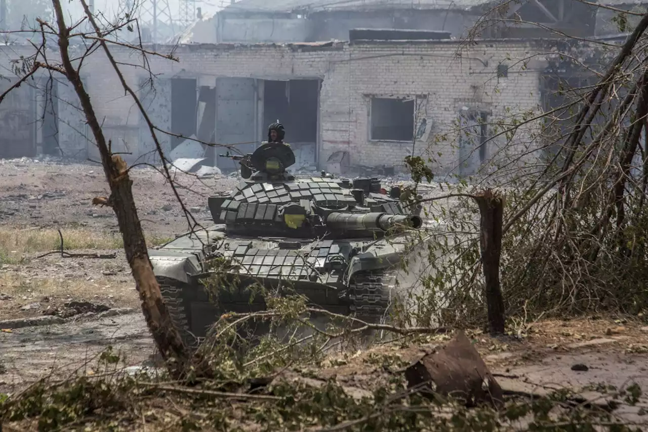 Putin’s troops ‘being slowed by Ukrainian forces blowing up bridges’