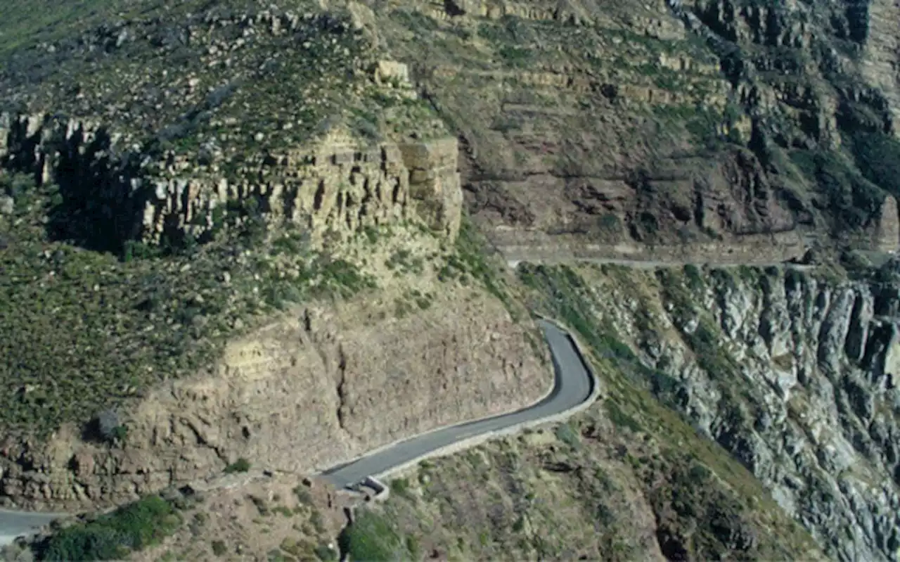 Chapman's Peak Drive closed after rockfall