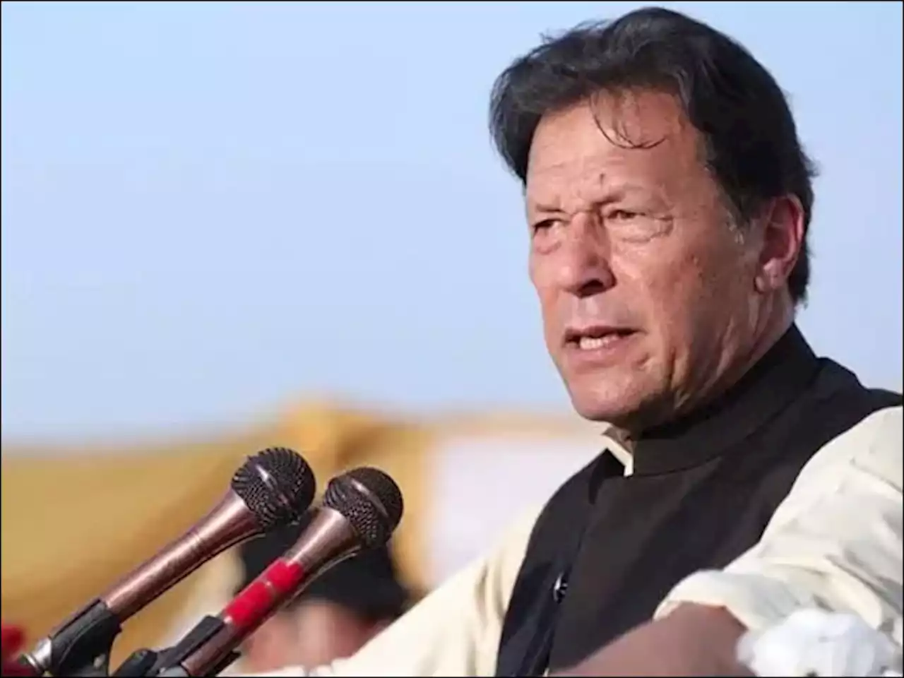 عمران خان نے منحرف اراکین کیخلاف ریفرنس خارج ہونے کا فیصلہ چیلنج کردیا - ایکسپریس اردو