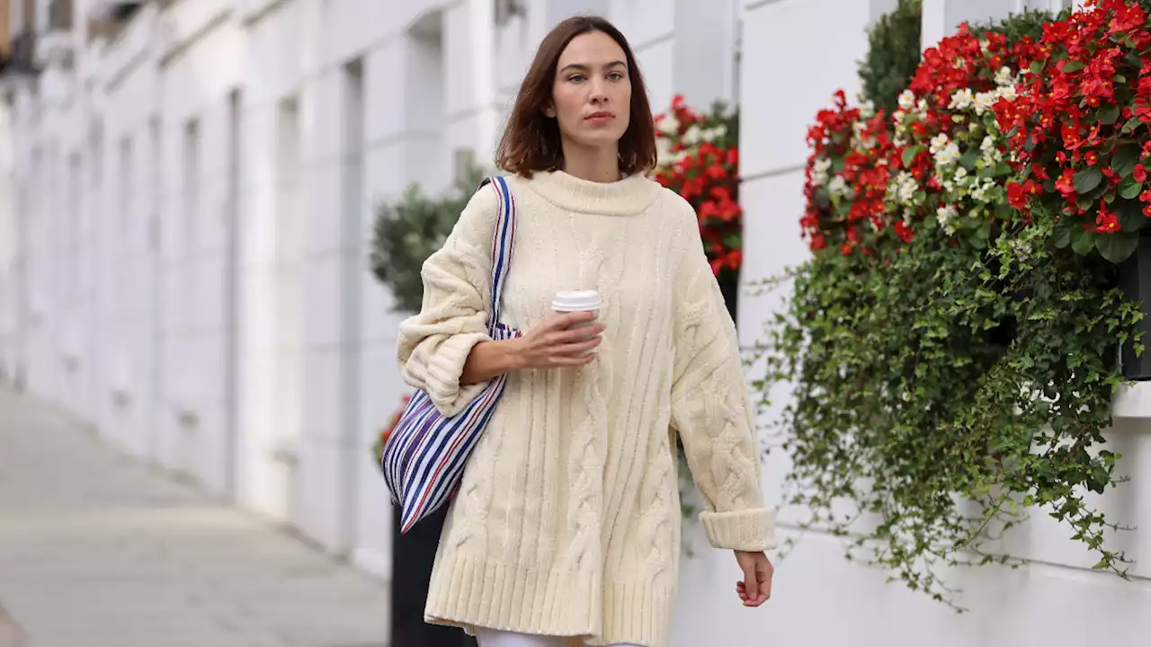 Great Outfits in Fashion History: Alexa Chung's Cozy Cable-Knit Sweater