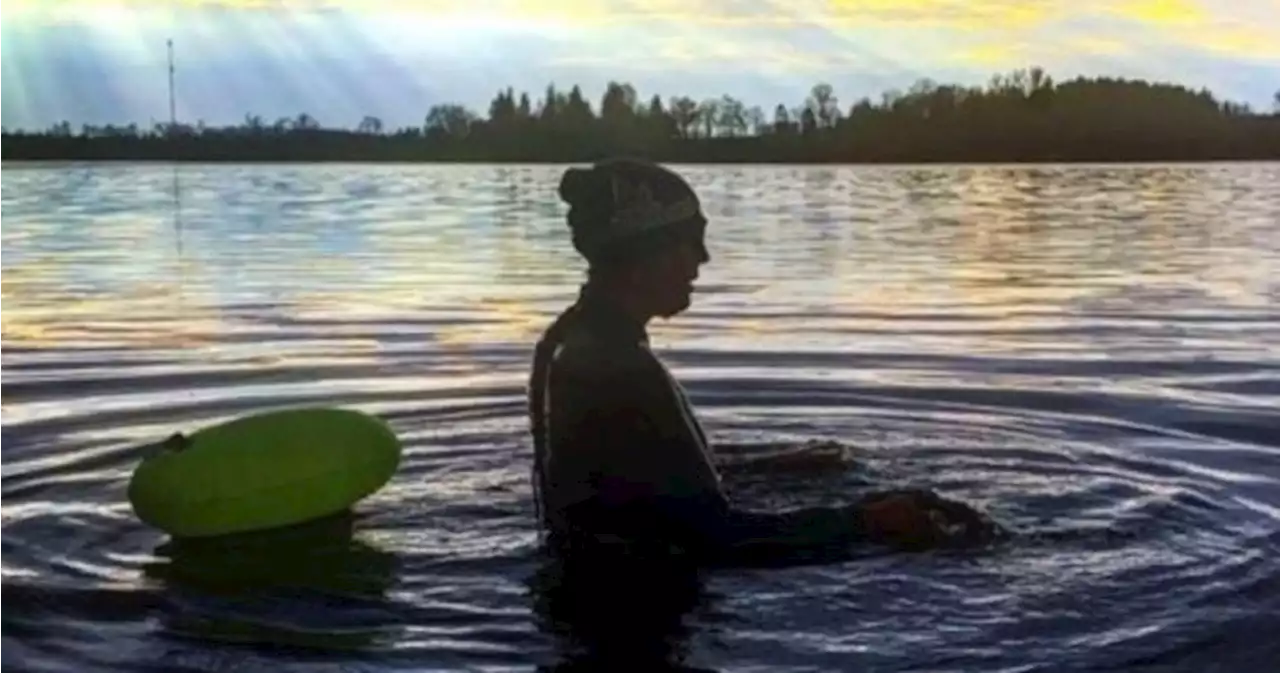 Guelph student hopes to swim across two of the Great Lakes this summer | Globalnews.ca