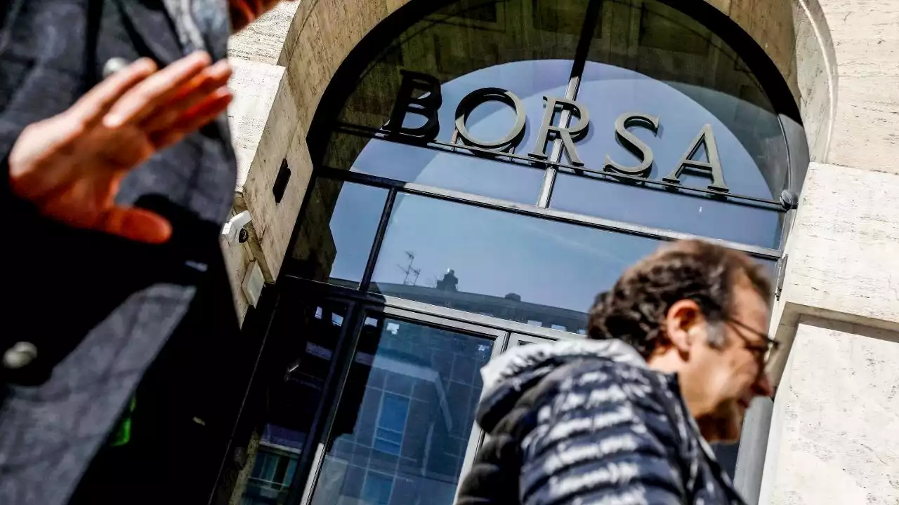 Borse europee ancora giù. Piazza Affari la peggiore. Il Btp vola sui massimi dal 2014