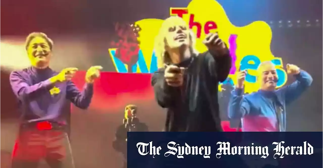 The Kid Laroi jumps in the Big Red Car as The Wiggles join rapper’s tour