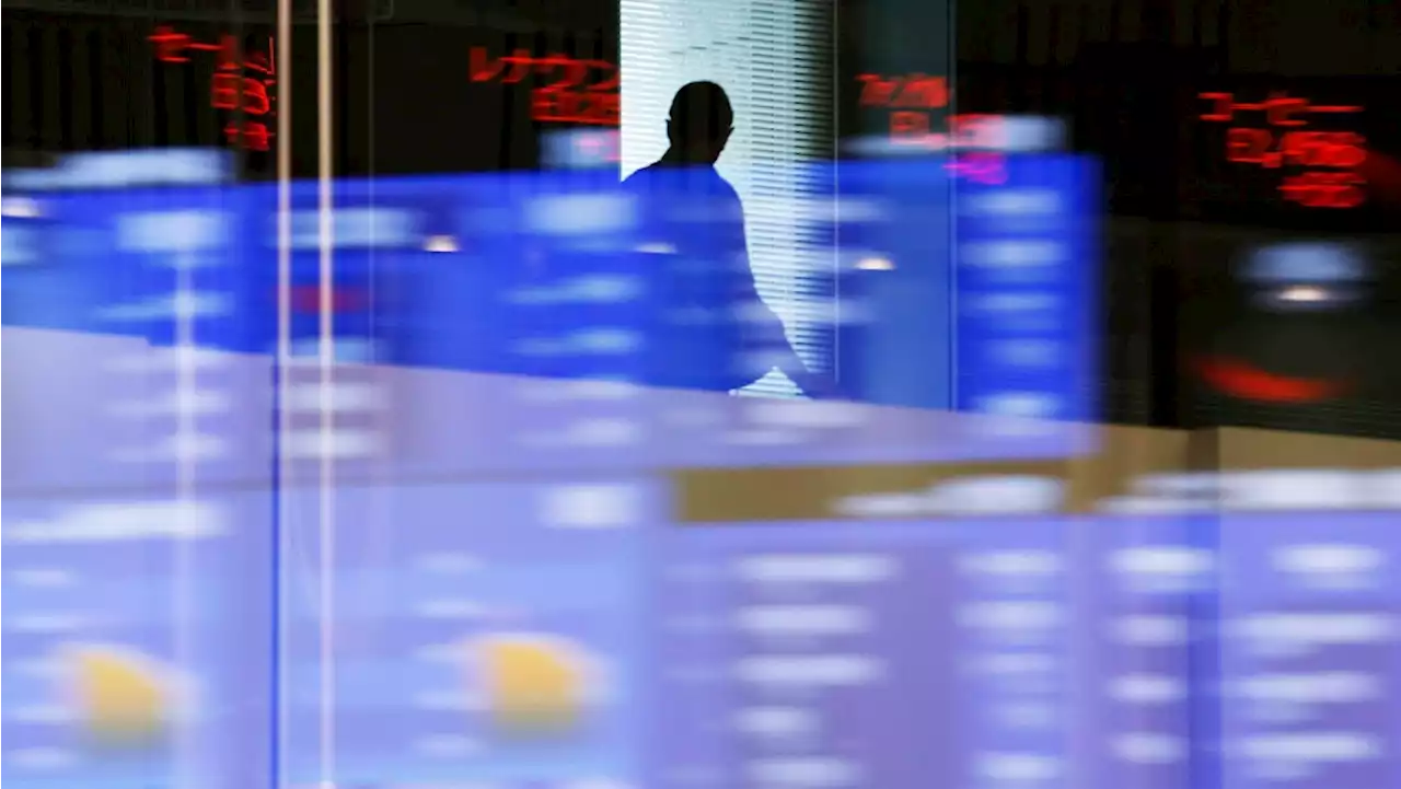 S&P/TSX composite down more than 100 points, U.S. stock markets mixed