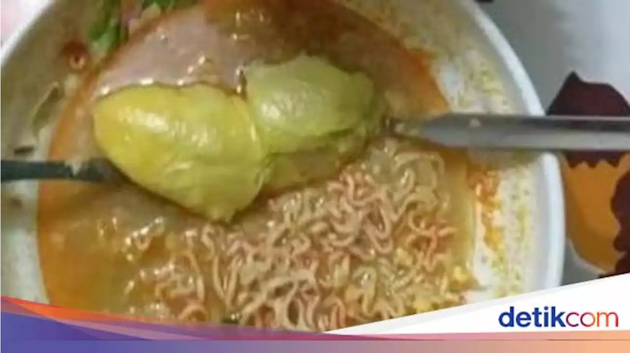 10 Topping Nyeleneh Mie Instan Ini Malah Bikin Tak Nafsu Makan!