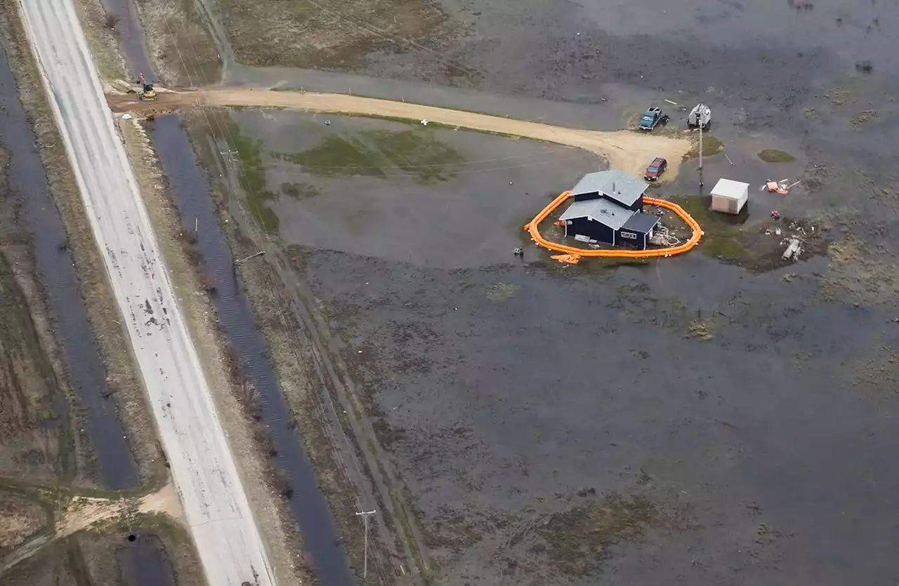 Heavy rains prompt state of emergency in Calgary, flooding fears in B.C.