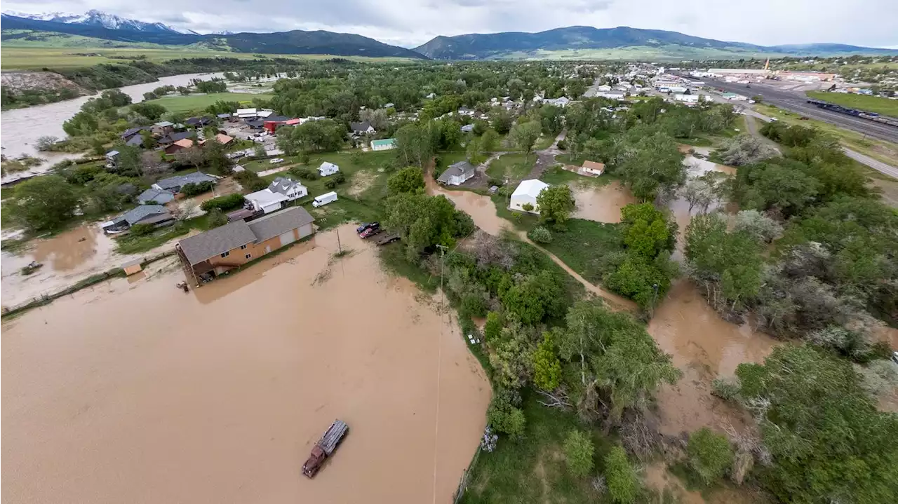 Historic Yellowstone flooding forces 10,000 to flee park