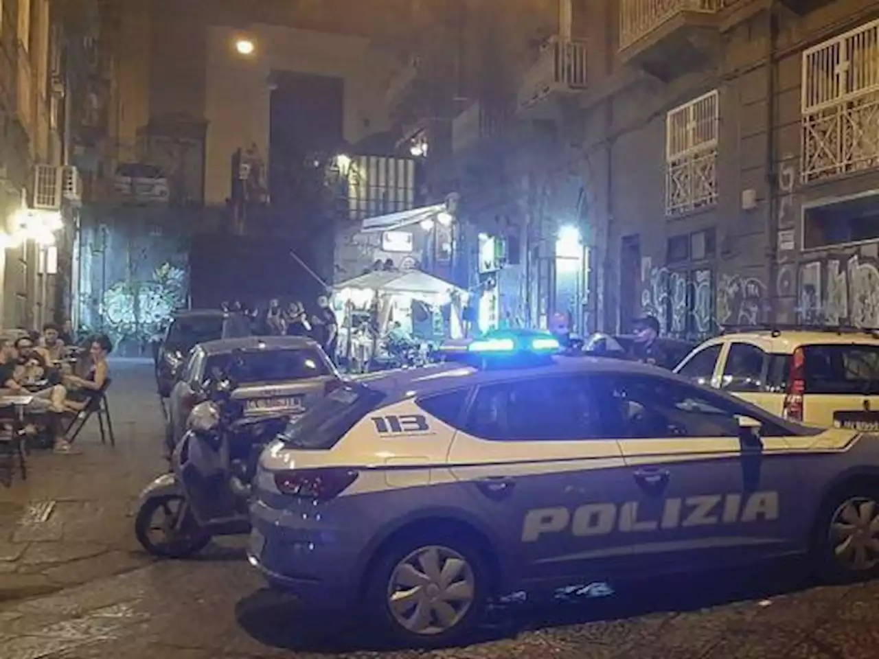 Napoli, dramma ai Decumani: 17 anni, uccide la madre in casa a coltellate dopo una lite