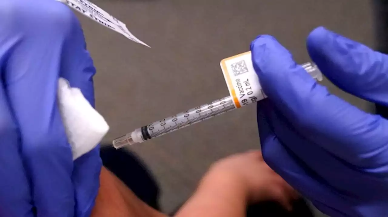 U.S. FDA advisers move COVID-19 shots closer for kids under 5