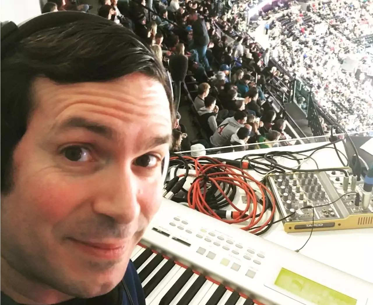 Avalanche Organist Ready to Play Final Avs Games