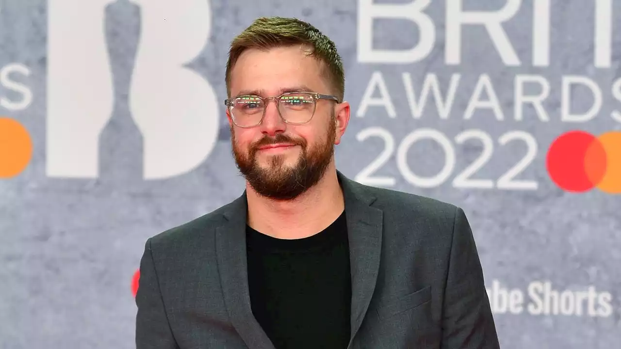 'Love Island' Fave Iain Stirling to Narrate Peacock Series