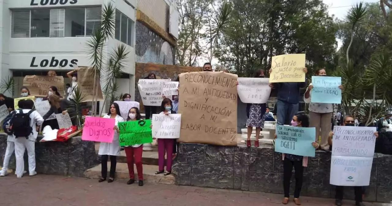 Los profesores del Conalep realizan paro de labores en todo el país