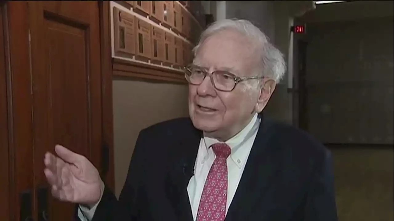 Early bids for final charity lunch with Buffett top $3M