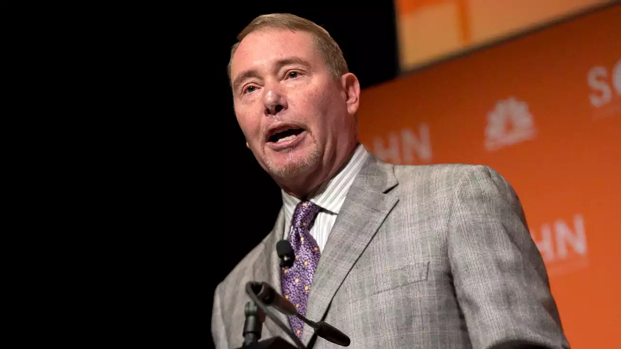 'Bond king' Jeffrey Gundlach urges Fed to raise rates to 3% immediately