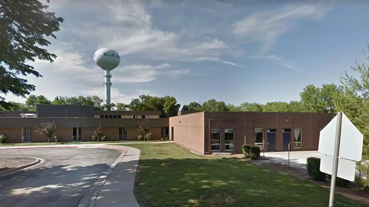 Kansas City-area school district cancels summer classes over ‘unspecific mass shooting’ threat