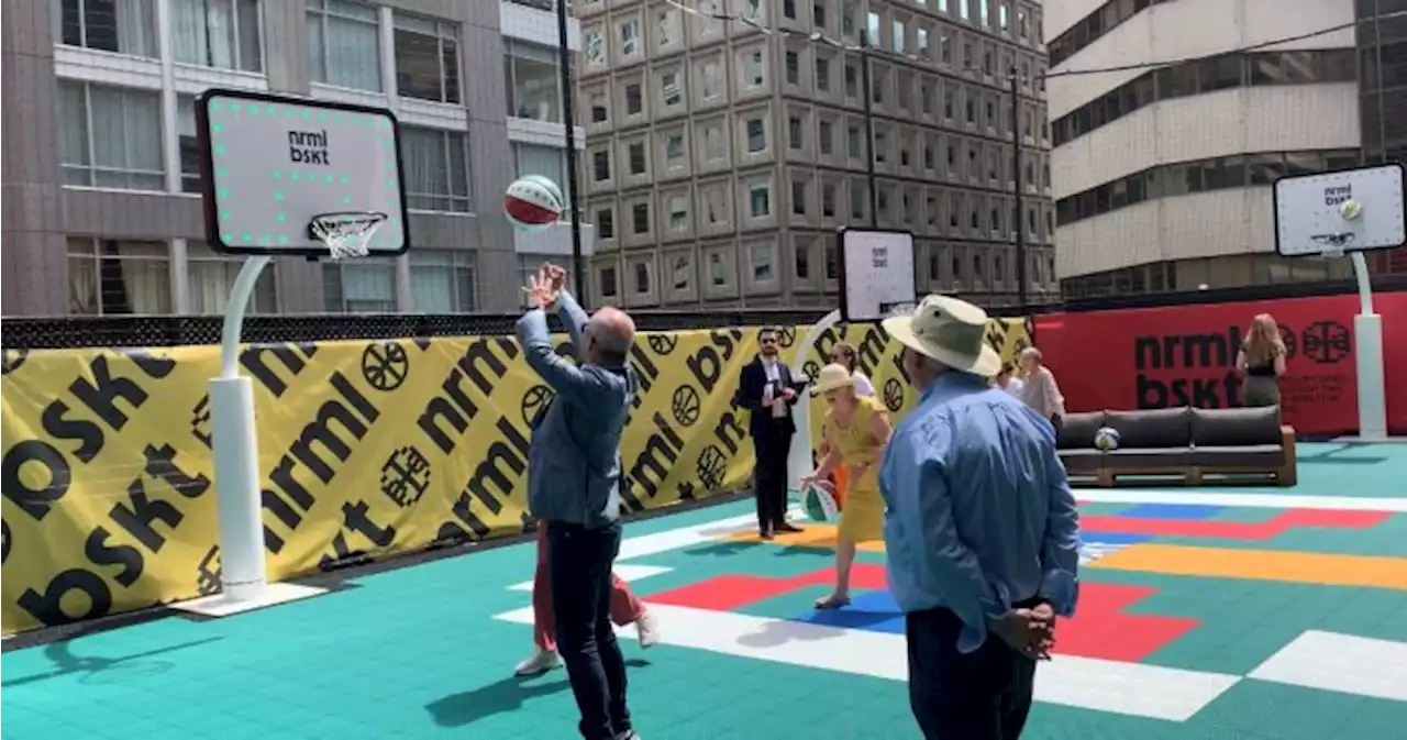 City of Montreal unveils a new downtown basketball court — with a twist - Montreal | Globalnews.ca