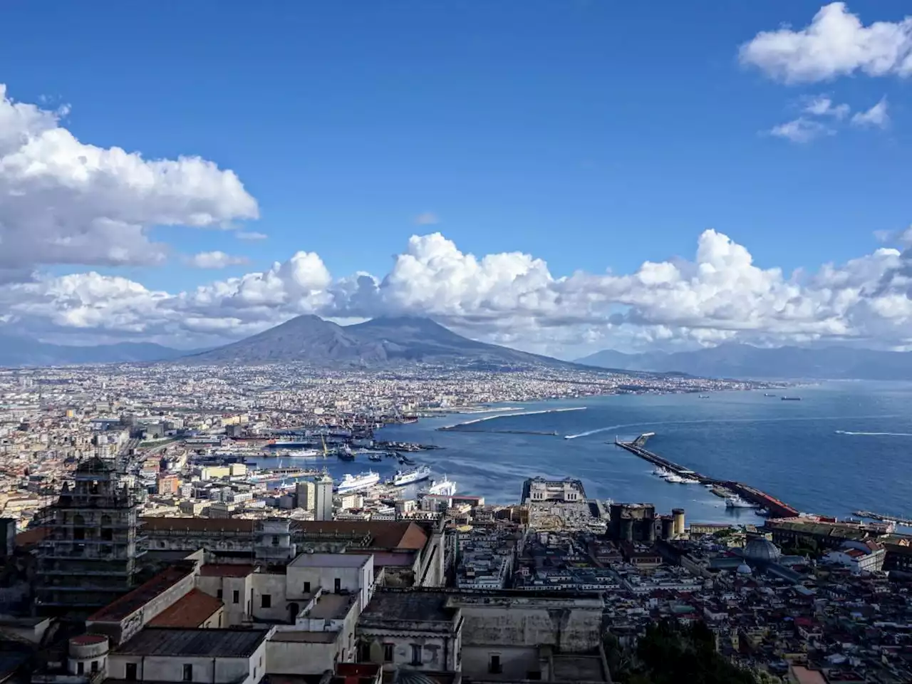 Napoli e le leggende della Bella ‘Mbriana e del Munaciello