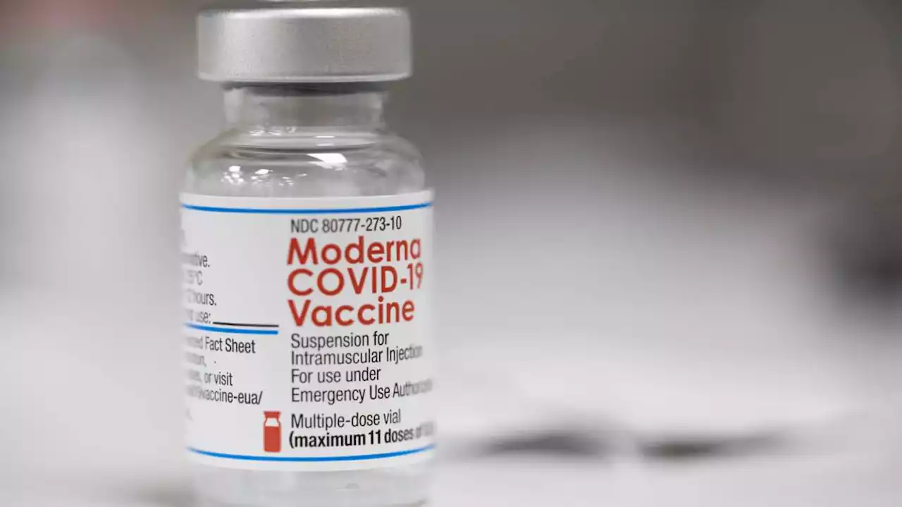 FDA advisers back Moderna's COVID-19 vaccine for older kids