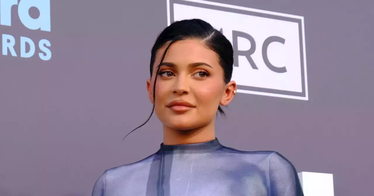 Why Kylie Jenner (and Everyone Else) Is Into Walking and Pilates Right Now