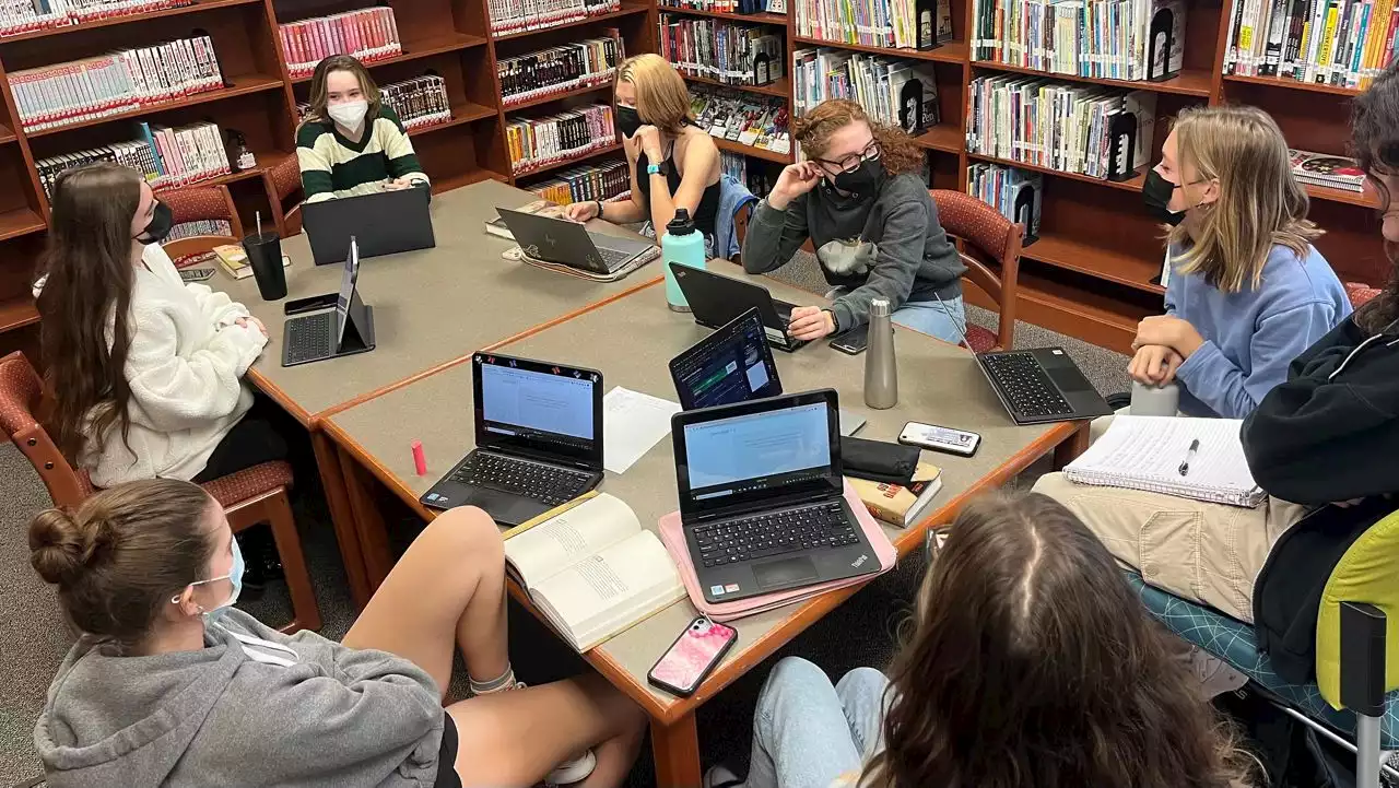 Vandegrift high school students read banned books