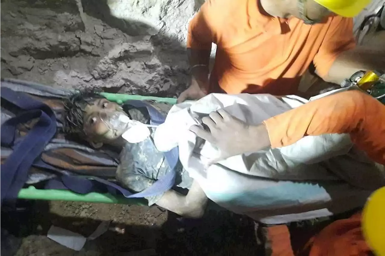 Boy in India rescued after four days in well