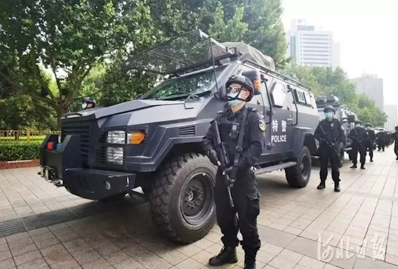 여성 집단폭행 중국 도시 경찰서 앞 '나도 피해자' 장사진 | 연합뉴스