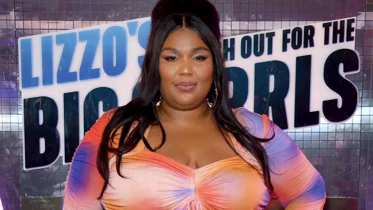 Lizzo Can't Stop Showing Off Her Pink Hair, but We're Not Complaining