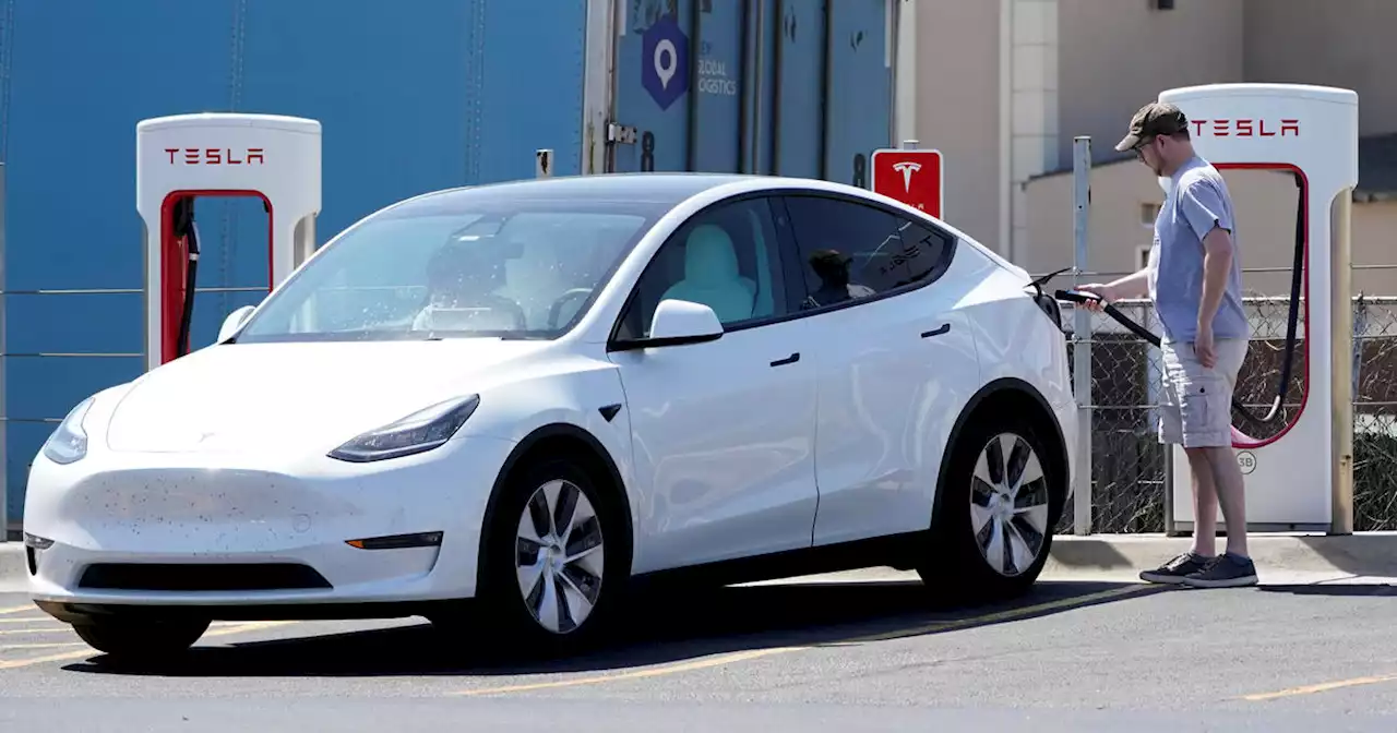 Hundreds of automated vehicle crashes reported last year, many involving Teslas