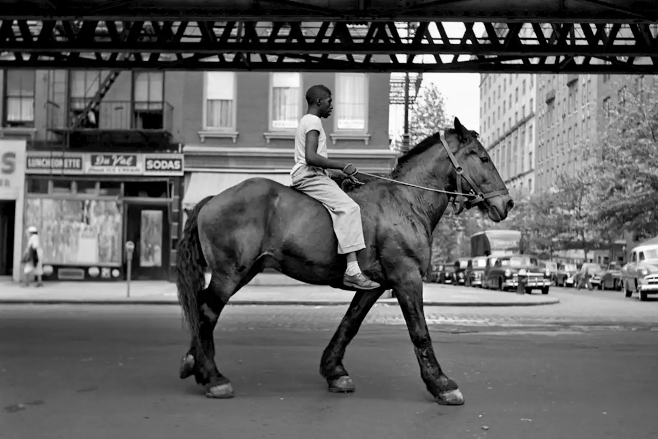 The Extraordinary Street Photography of Vivian Maier