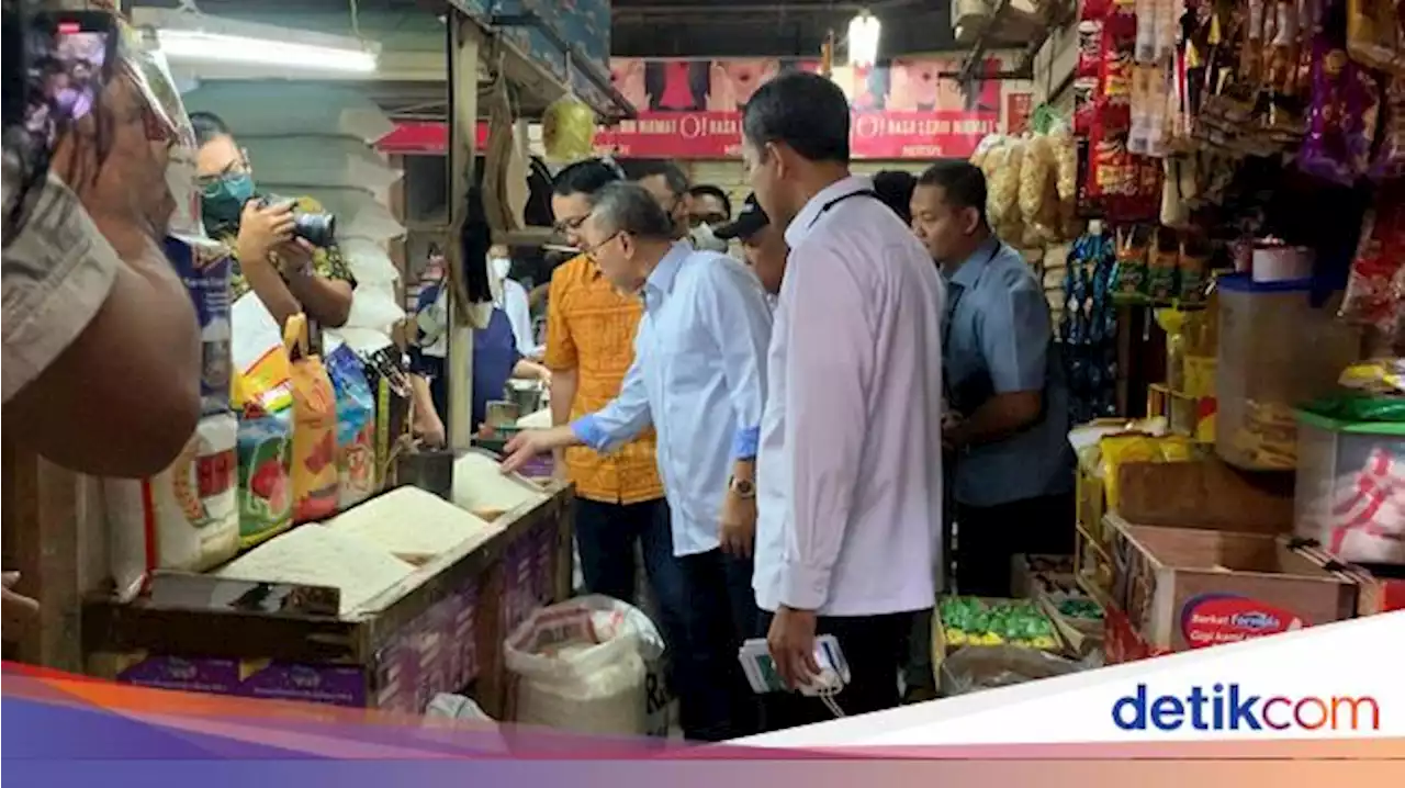 Blusukan ke Pasar, Mendag Zulhas: Saya Shock, Pedagang & Pembeli Ngeluh